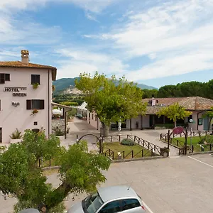 Kompleks wypoczynkowy Village, Asyż