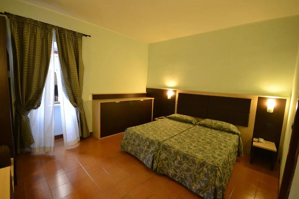 Hotel Il Castello Assisi 3*,