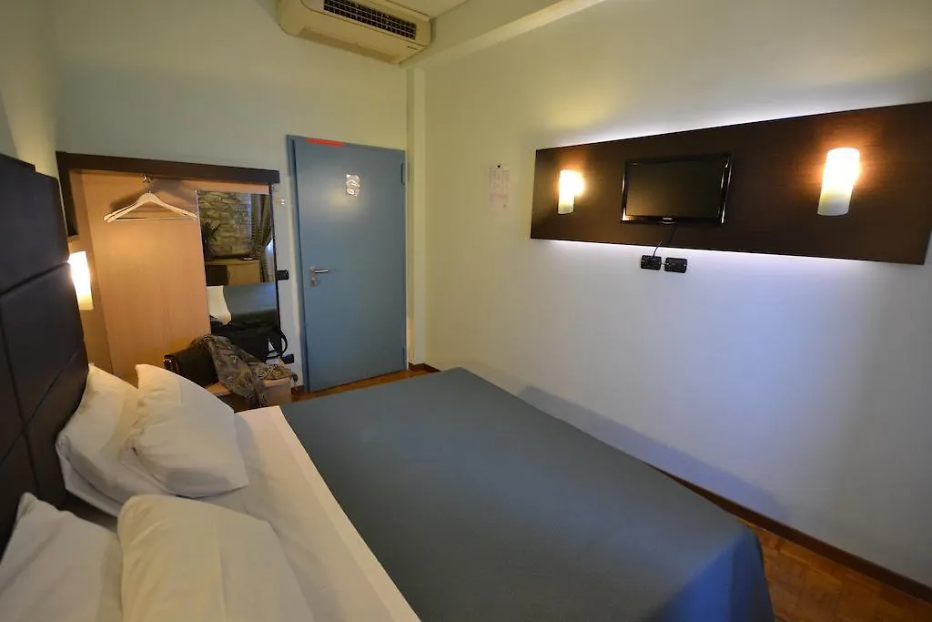 Hotel Il Castello Assisi 3*,  Italien