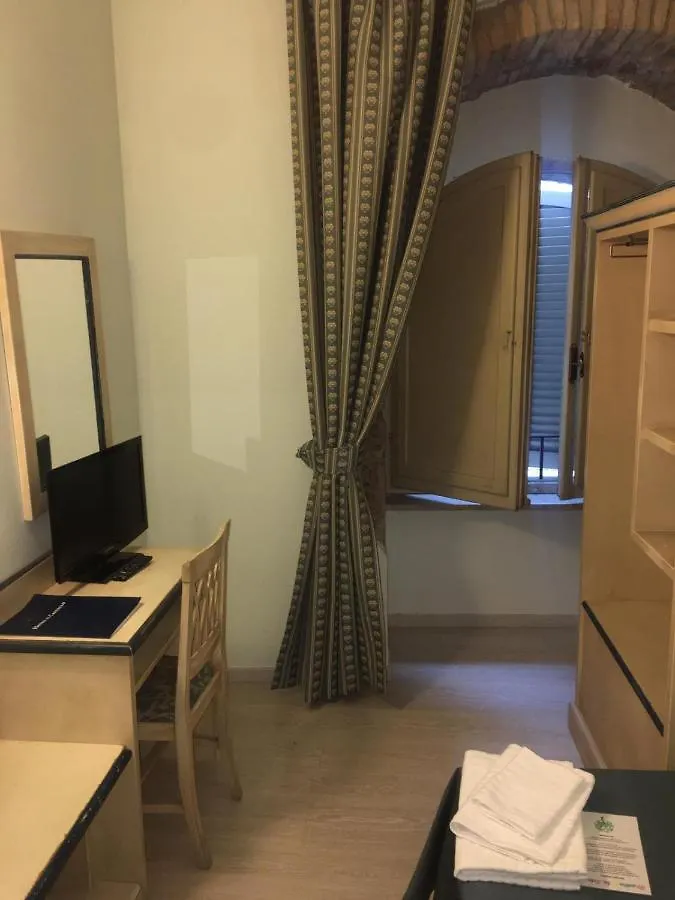Hotel Il Castello Assisi 3*,